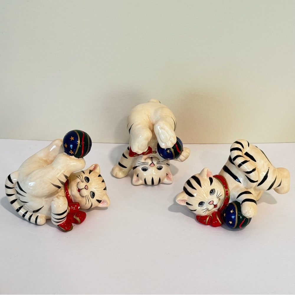Vintage Ceramic Cats Playing With Yarn Decor Figurines Display MCM Vibes Kittens